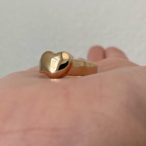 New Vanessa Mooney gold THE HEART RING - Picture 5 of 9